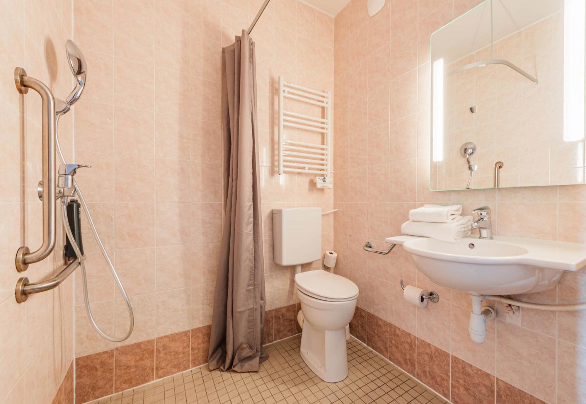 Roi Soleil Strasbourg Hotel 2*